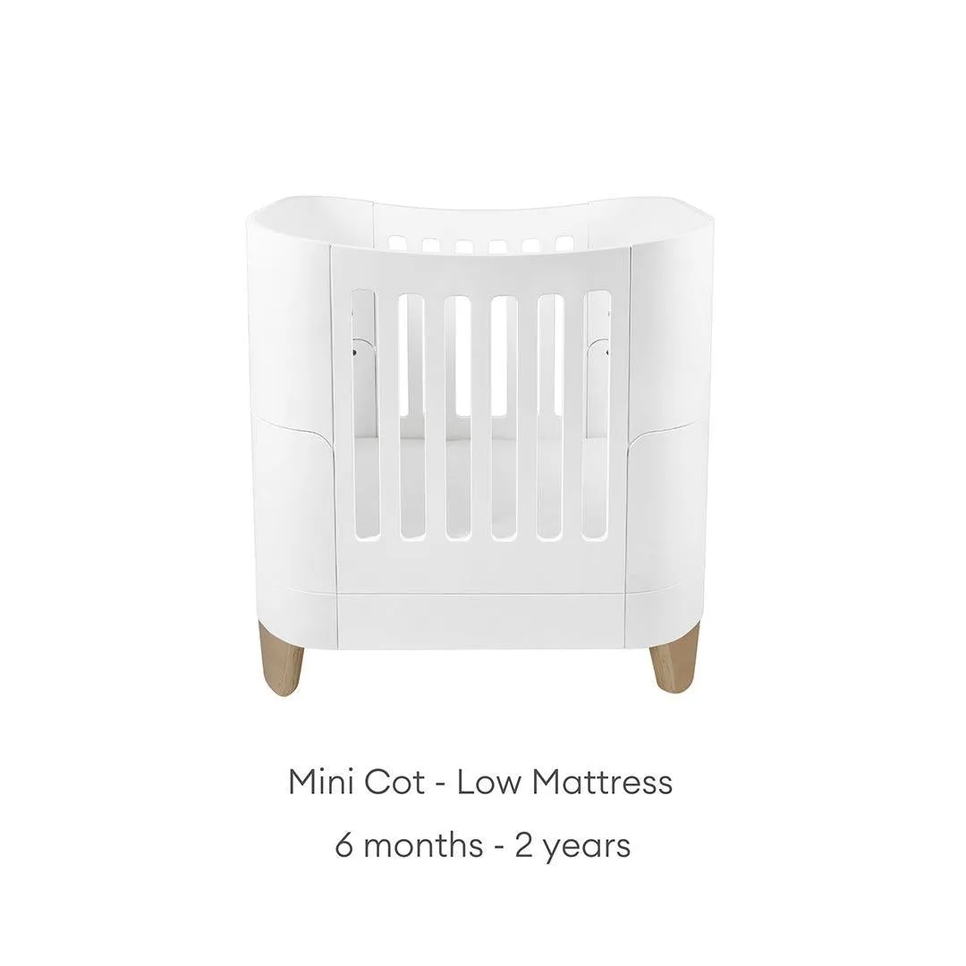 Gaia Baby Serena Mini Cot   Bedside Crib - Includes Bedside mattress - White / Natural
