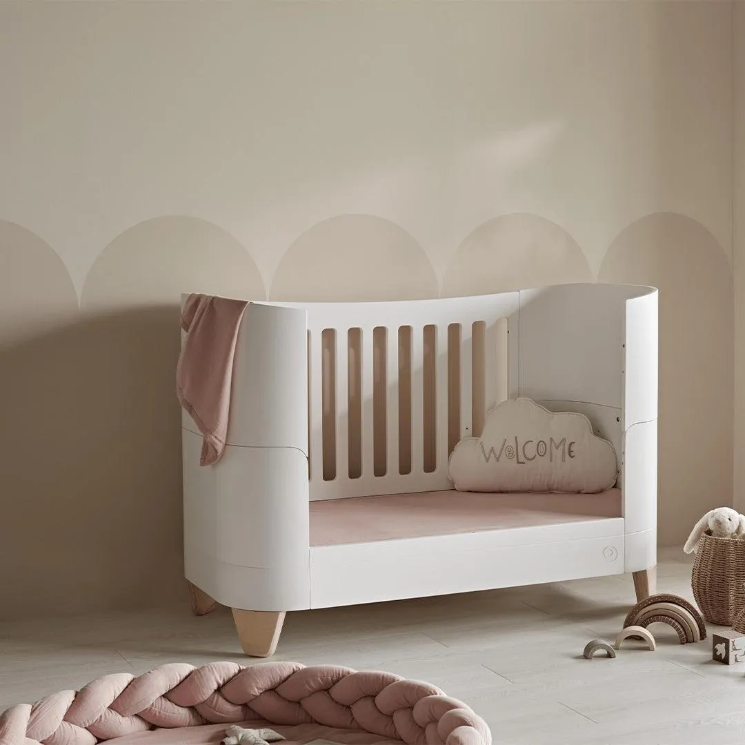 Gaia Baby Serena Mini Cot   Bedside Crib Set (Incl Bedside mattress) Mini Cot and Dresser - White / Natural