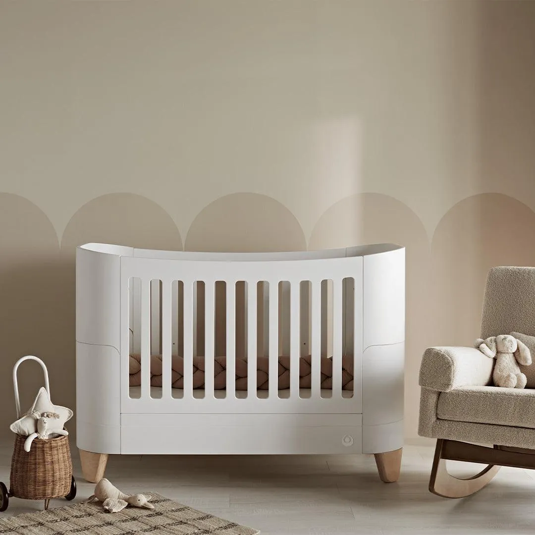 Gaia Baby Serena Mini Cot   Bedside Crib Set (Incl Bedside mattress) Mini Cot and Dresser - White / Natural