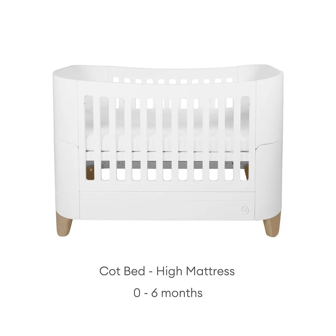 Gaia Baby Serena Mini Cot   Bedside Crib Set (Incl Bedside mattress) Mini Cot and Dresser - White / Natural