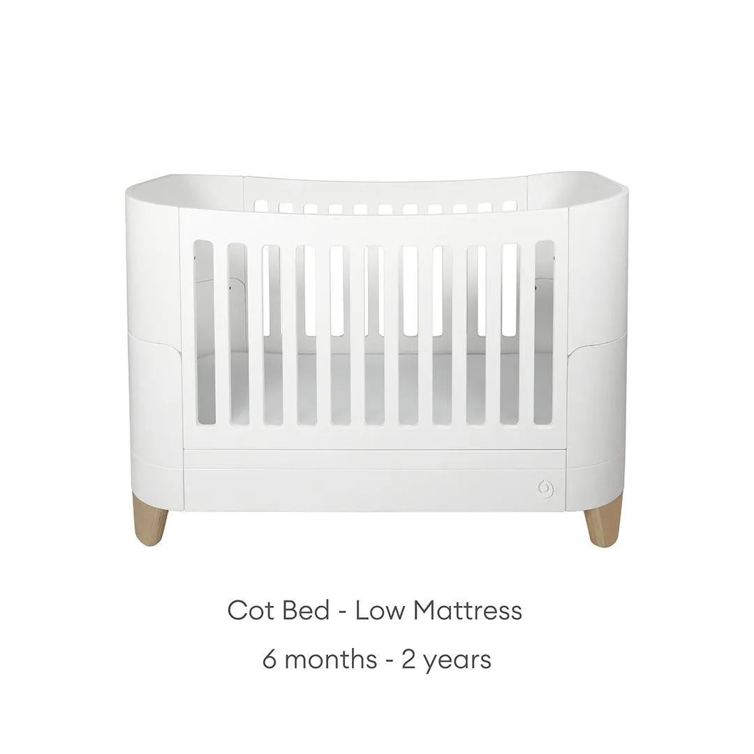 Gaia Baby Serena Mini Cot   Bedside Crib Set (Incl Bedside mattress) Mini Cot and Dresser - White / Natural