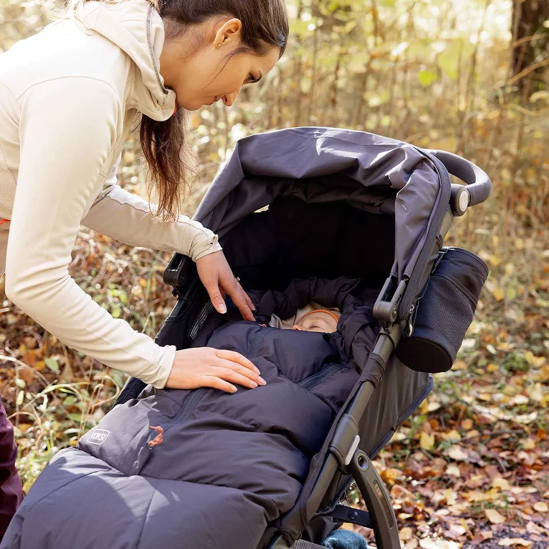 Voksi Adventure North Footmuff - Black - Seashell Sand